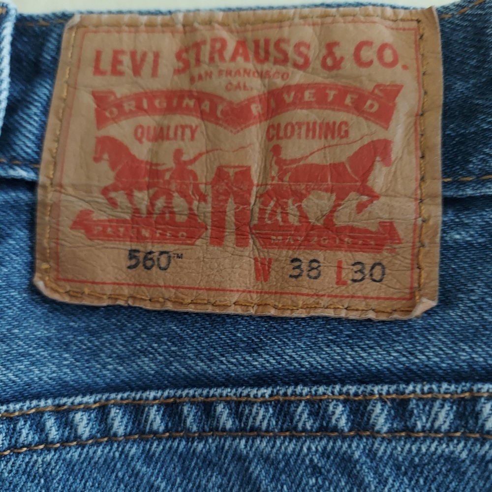 Levi's 560 Men's Jean size 38x30 Relaxed Taper Fit